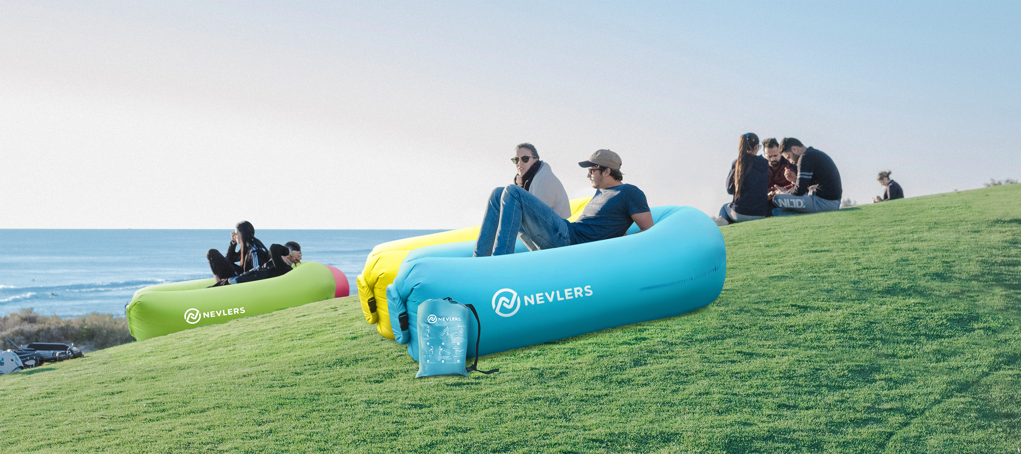 INFLATABLE LOUNGERS